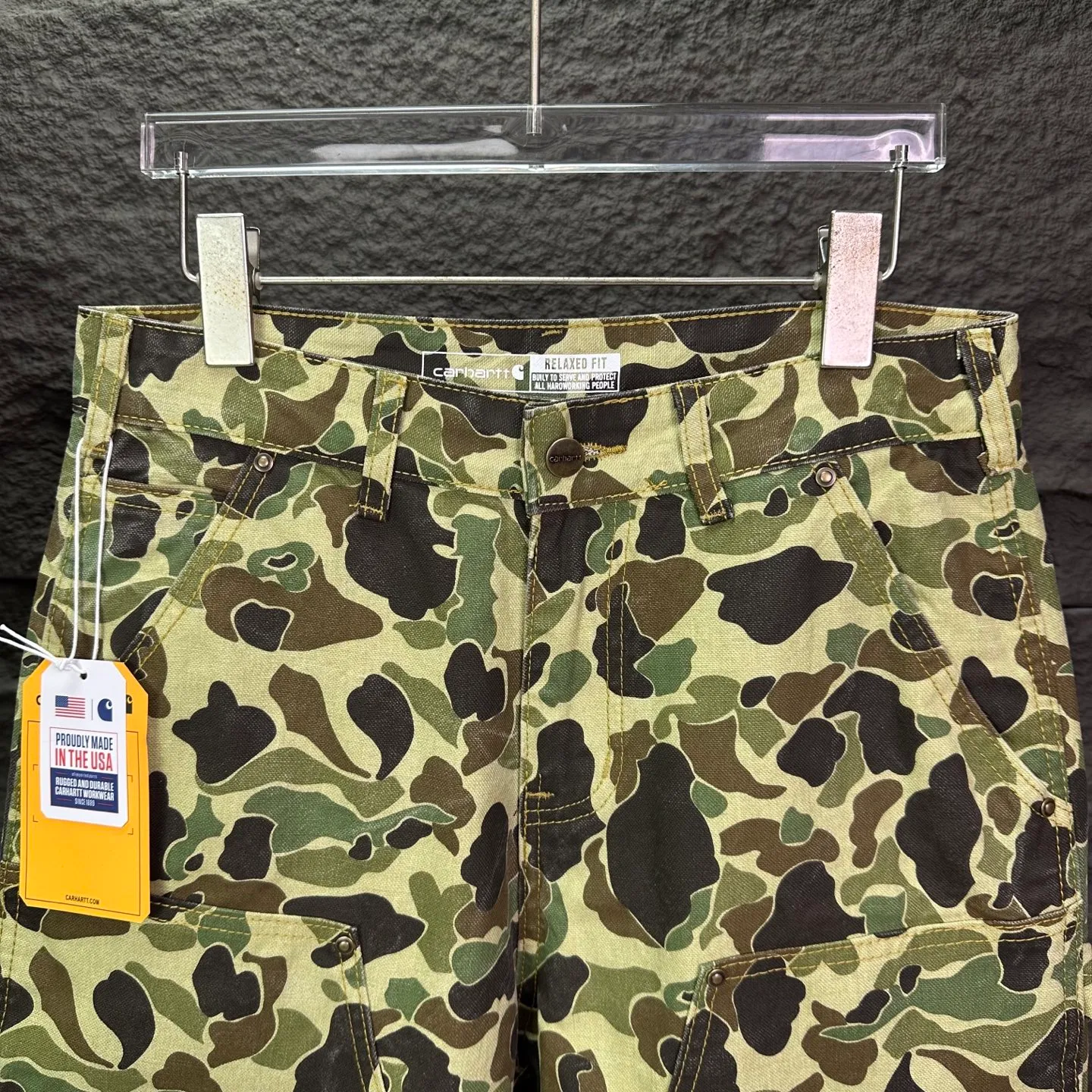Carhartt 2026 New Arrival 3D Digital Printing Camouflage Retro Work Wear Couple Loose Jeans High Version High Version Top Ceiling Quality Styles with different washed textures, very friendly to people with thin legs and thick legs. The straight version is very flattering to the leg shape. Moderate length that never goes out of style, easy to match with casual, basic styling for various styles, a must-have in the wardrobe! The fabric is stiff but also makes the upper body soft without losing texture. The washing process is even more perfect. It is a must-have item for everyone! ! ! Washed wheat, hang tag, pants label, three complete labels Color: camouflage green Size: 28, 30, 32, 34, 36 (five sizes)